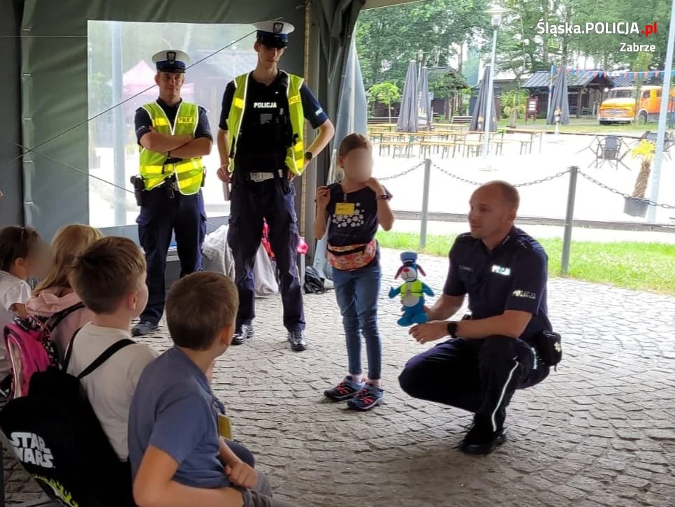 Policyjna prelekcja podczas półkolonii