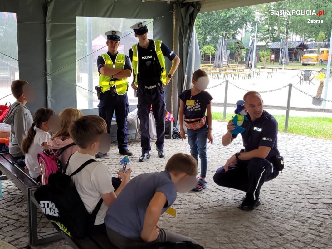 Policyjna prelekcja podczas półkolonii