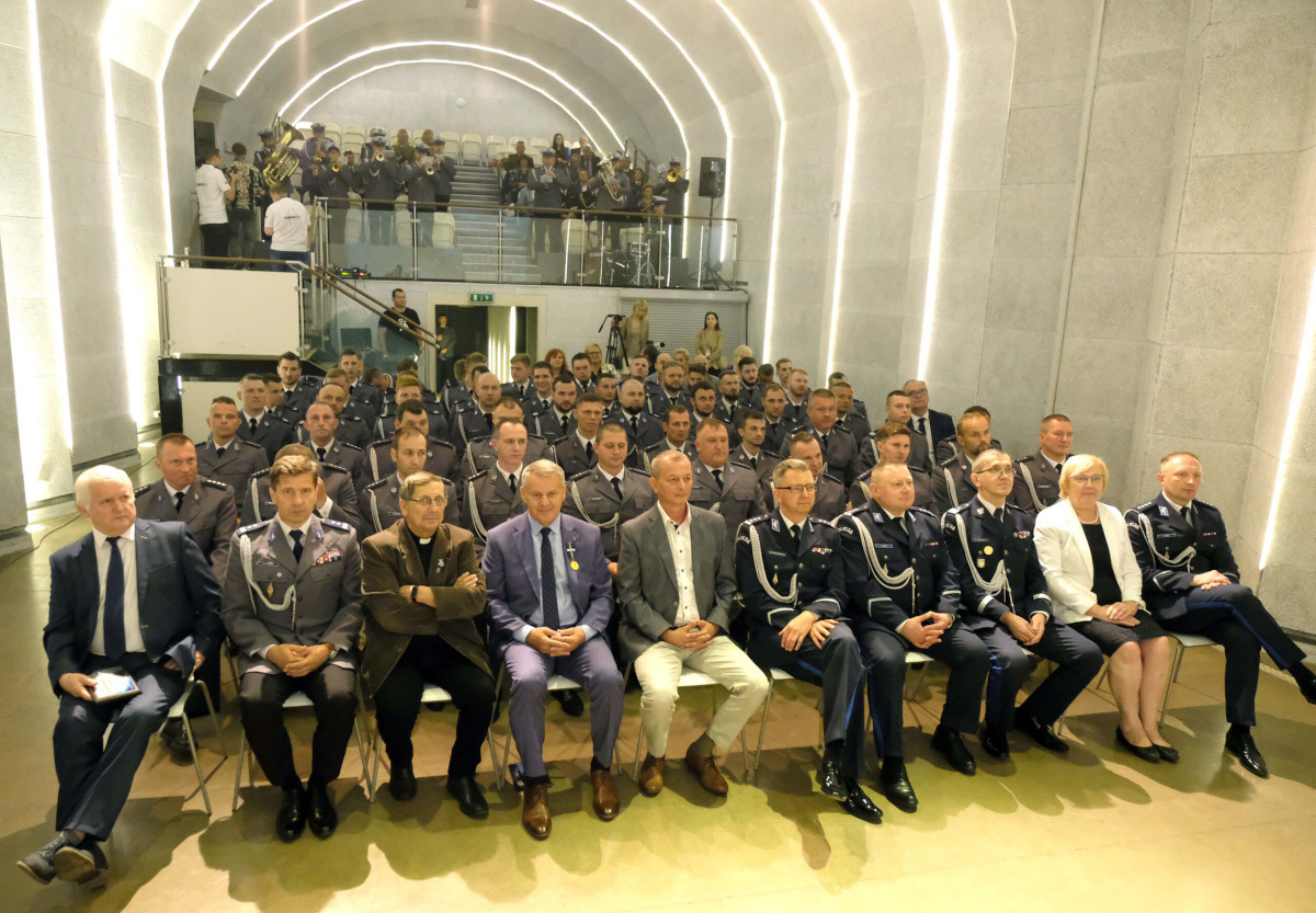 Awanse, nagrody i wyróżnienia, czyli obchody Święta Policji w Zabrzu