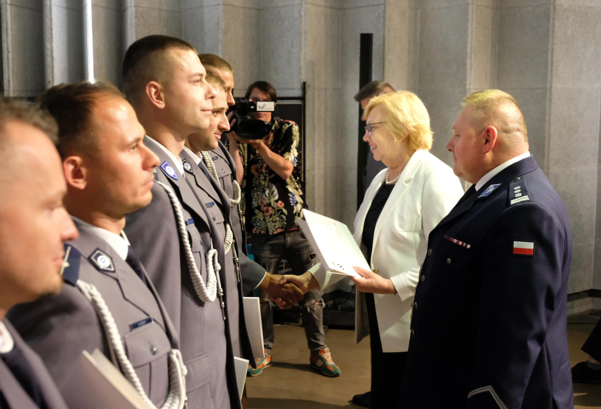 Awanse, nagrody i wyróżnienia, czyli obchody Święta Policji w Zabrzu