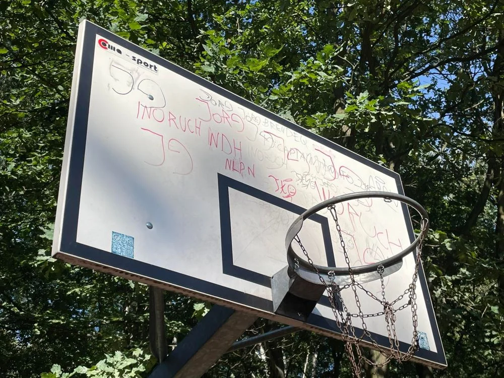 Zdewastowano plac zabaw na Polanie w Halembie