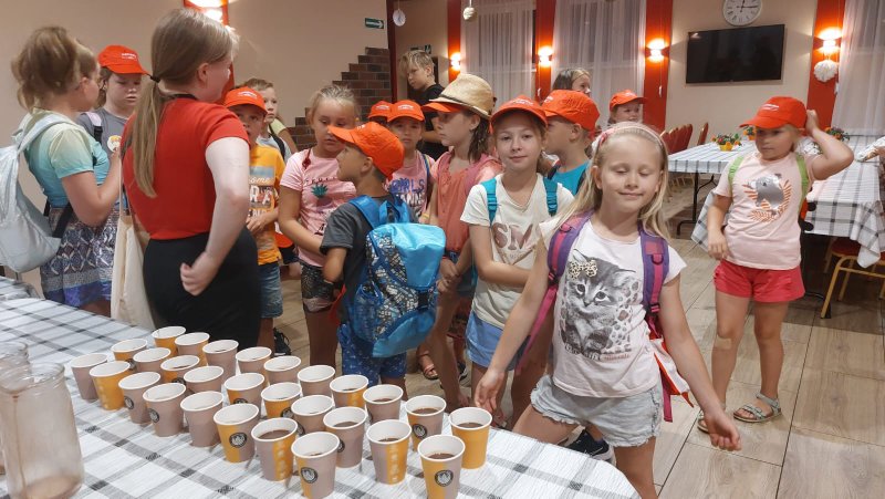 Wypoczynek dzieci w DK "Chemik" na półmetku