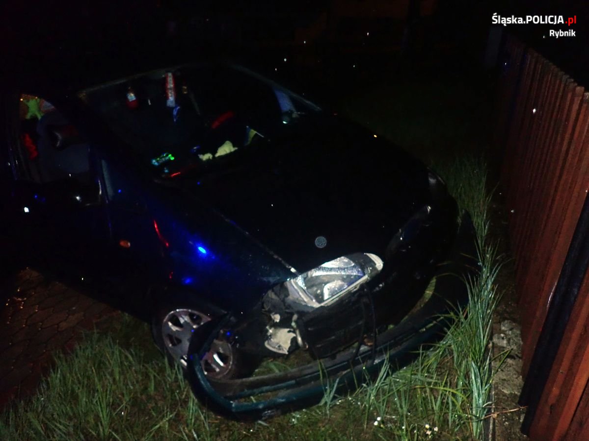 Nietrzeźwa 34-letnia obywatelka Ukrainy wjechała w ogrodzenie