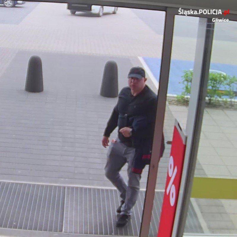 Rozpoznajesz sklepowego złodzieja? Ukradł głośniki za 1400 zł