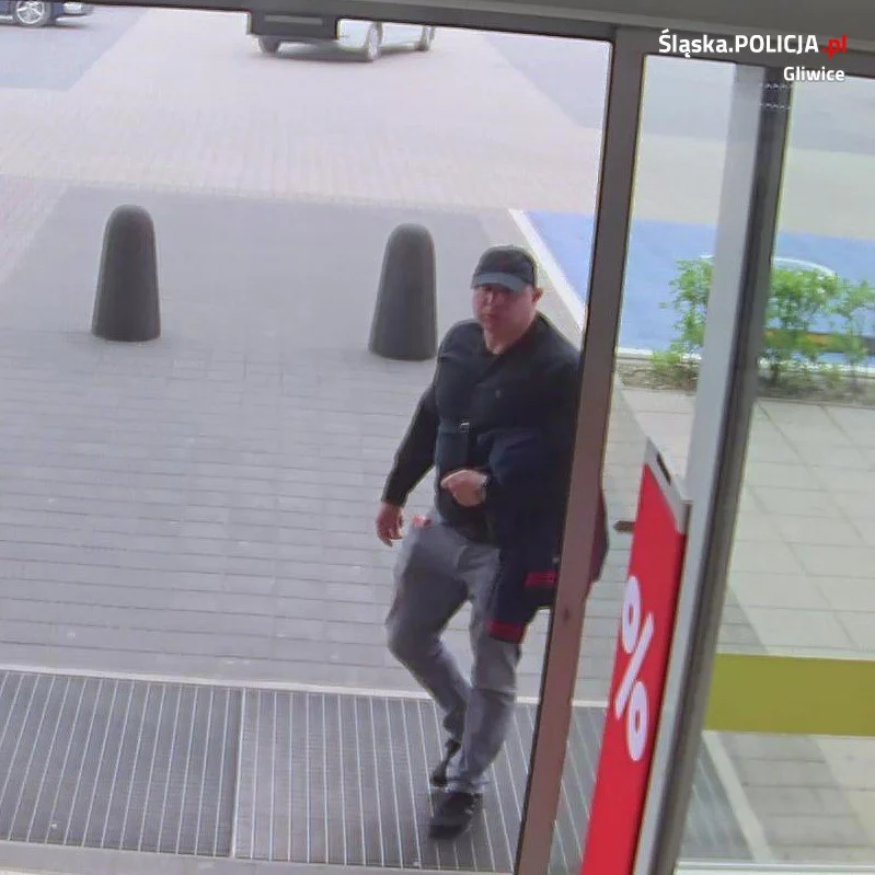 Rozpoznajesz sklepowego złodzieja? Ukradł głośniki za 1400 zł