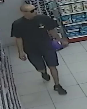 Kradzież w dyskoncie kosmetycznym. Rozpoznajesz sprawcę?