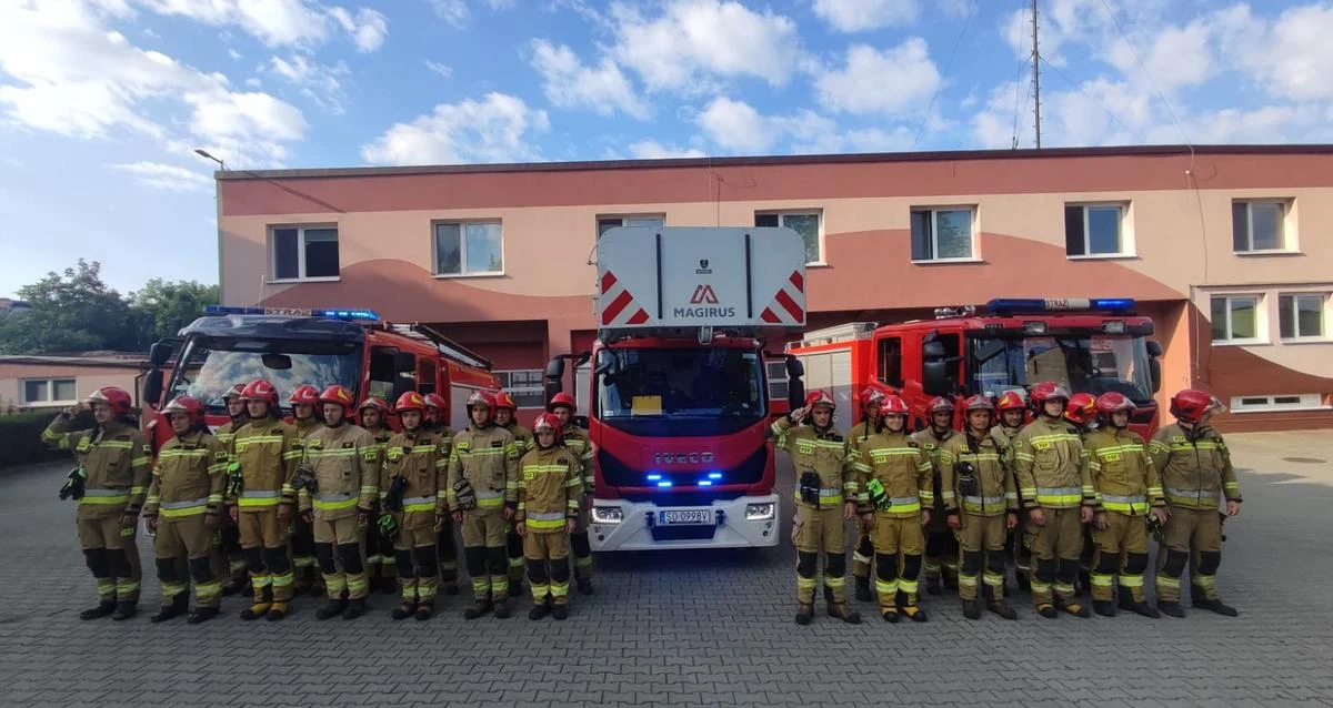 Złożenie hołdu strażakowi, który zginął podczas służby