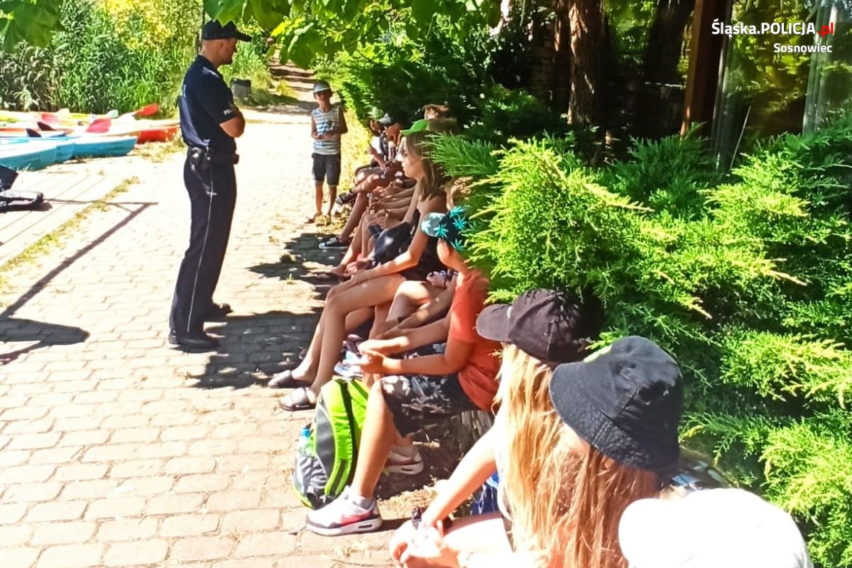 Duża dawka profilaktyki przed pływaniem kajakami