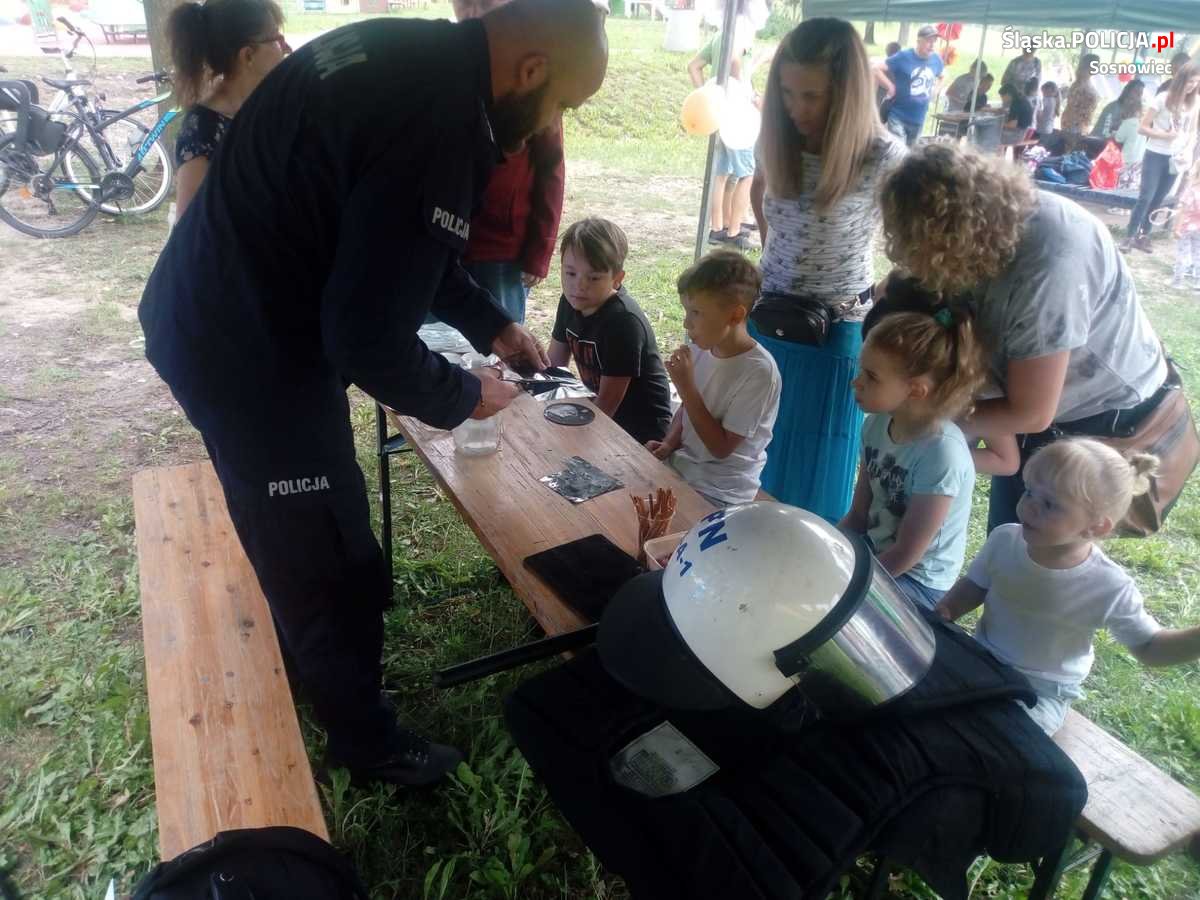 Policjanci uczestniczyli w Pikniku na Górce Środulskiej