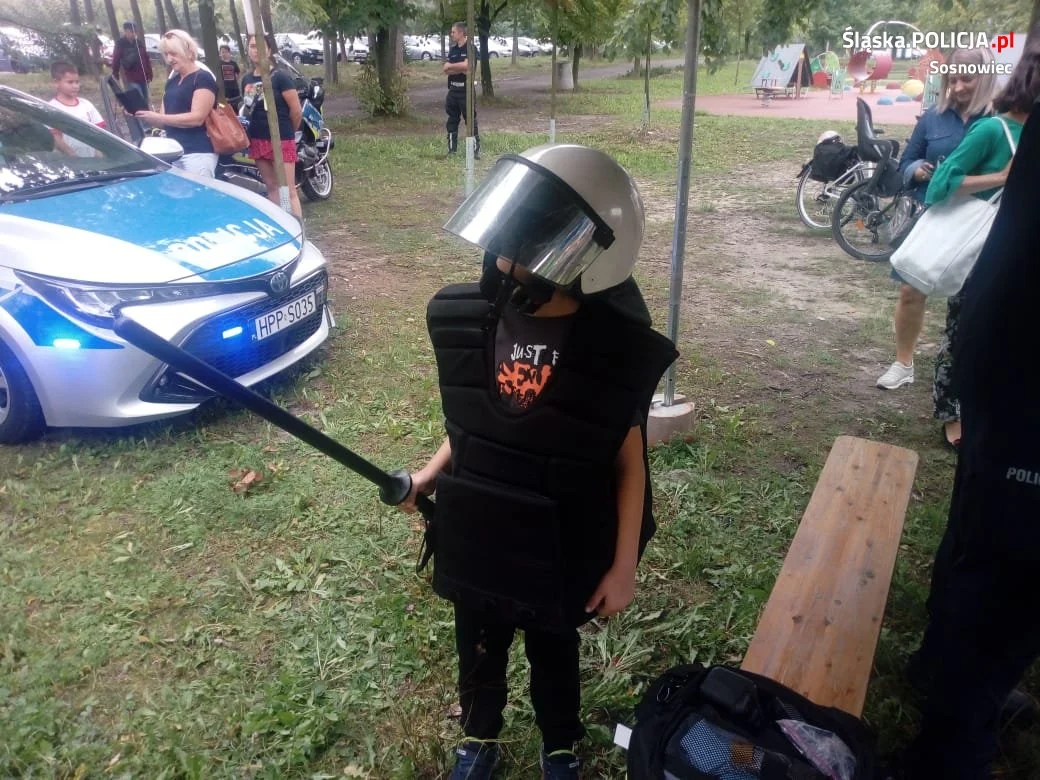 Policjanci uczestniczyli w Pikniku na Górce Środulskiej