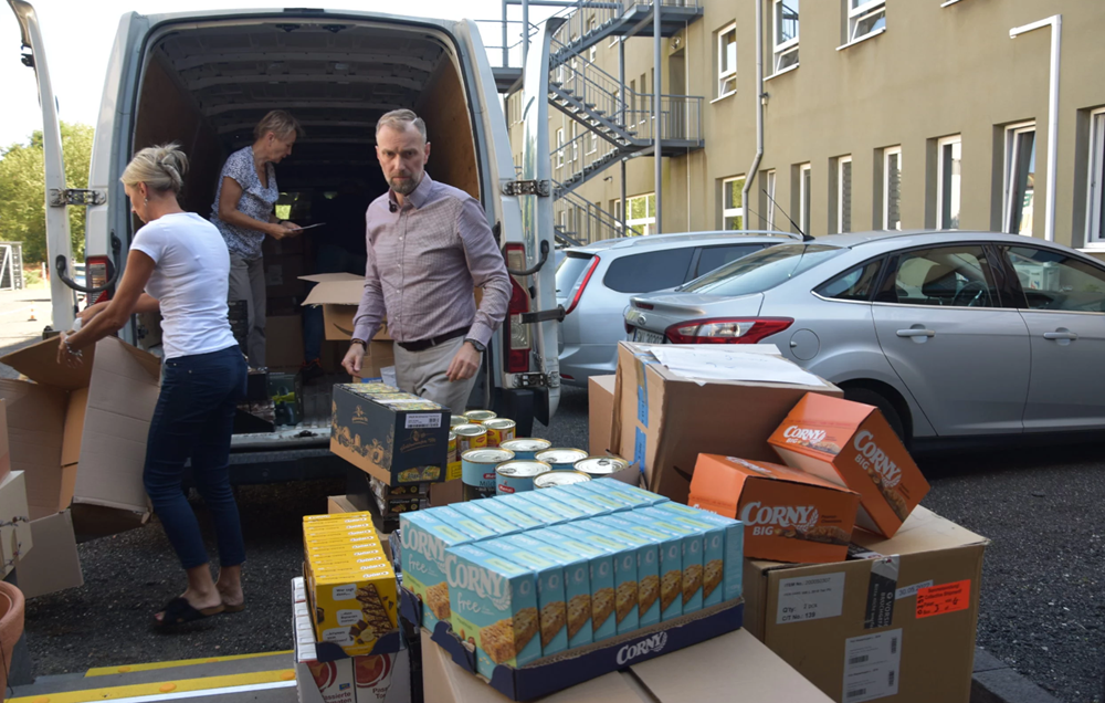 Z powiatowego magazynu pomocy humanitarnej wyruszył kolejny transport do Ukrainy