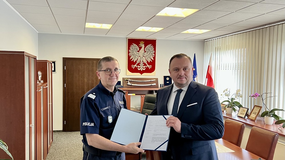 Blisko dwa miliony złotych dla Śląskiej Policji od Marszałka Województwa Śląskiego