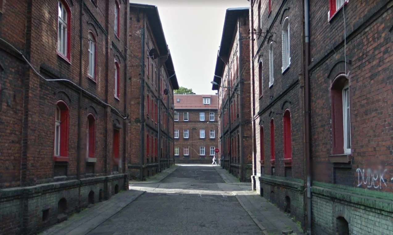 Mieszkańcy ulicy Średniej dostali wypowiedzenia najmu. Miejski radny interweniuje