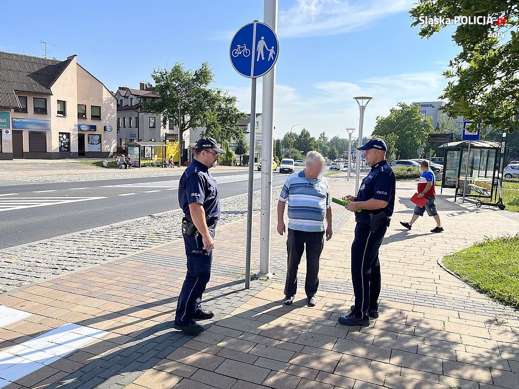 Mundurowi z "odblaskowym przesłaniem"