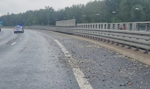 Zanieczyszczenie nawierzchni DTŚ. Miejski Zarząd Dróg poszukuje sprawcy