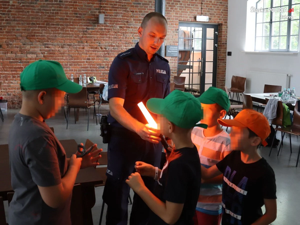 Policjanci spotkali się z uczestnikami półkolonii