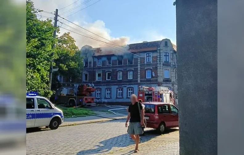Pożar mieszkania przy ul. Sienkiewicza. Ewakuowało się 8 osób