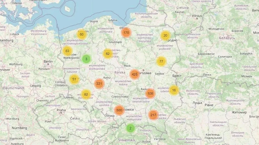 "Szkoły wolne od (s)HIT-u" - śląskie placówki rezygnują z podręcznika Roszkowskiego