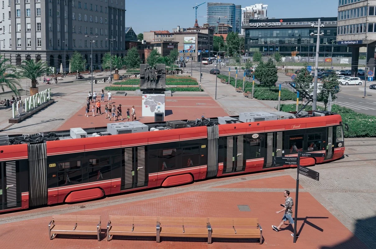 Teraz zlokalizujesz pojazdy komunikacji ZTM w Google Maps. Ma być łatwiej z przesiadkami