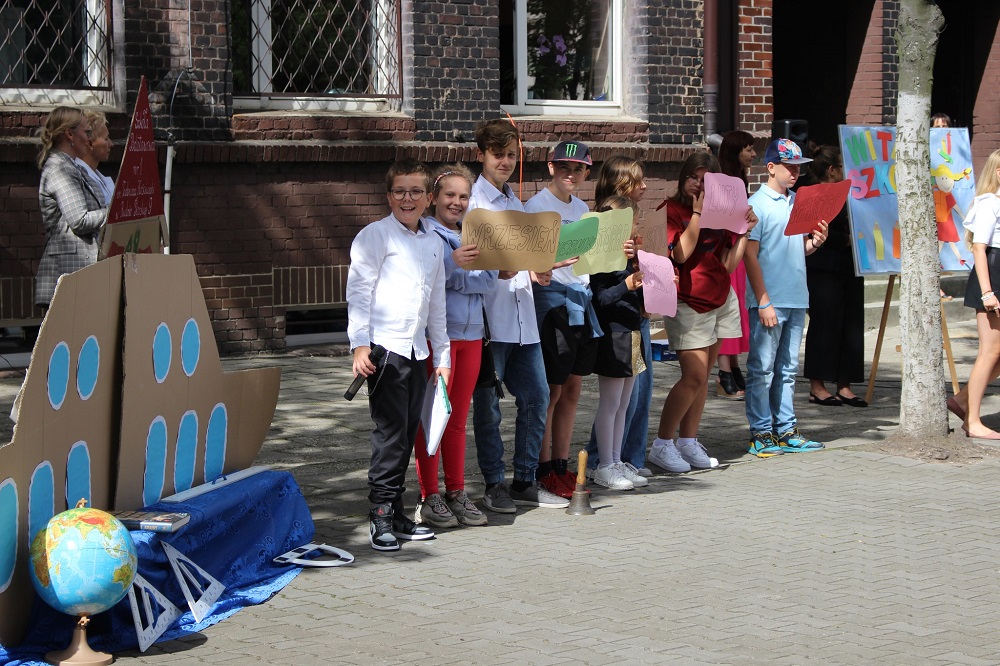 Rusza nowy rok szkolny 2022/23. Jakie zmiany czekają na uczniów w rudzkich placówkach?