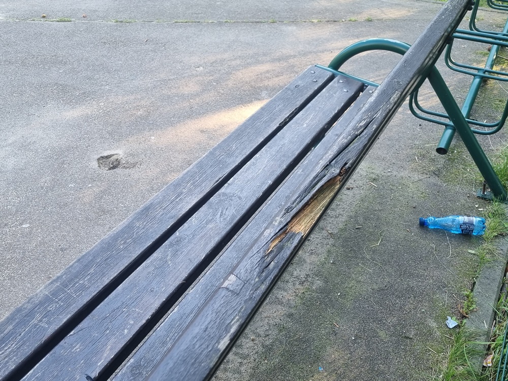 Zniszczony plac zabaw w Nowym Bytomiu 7