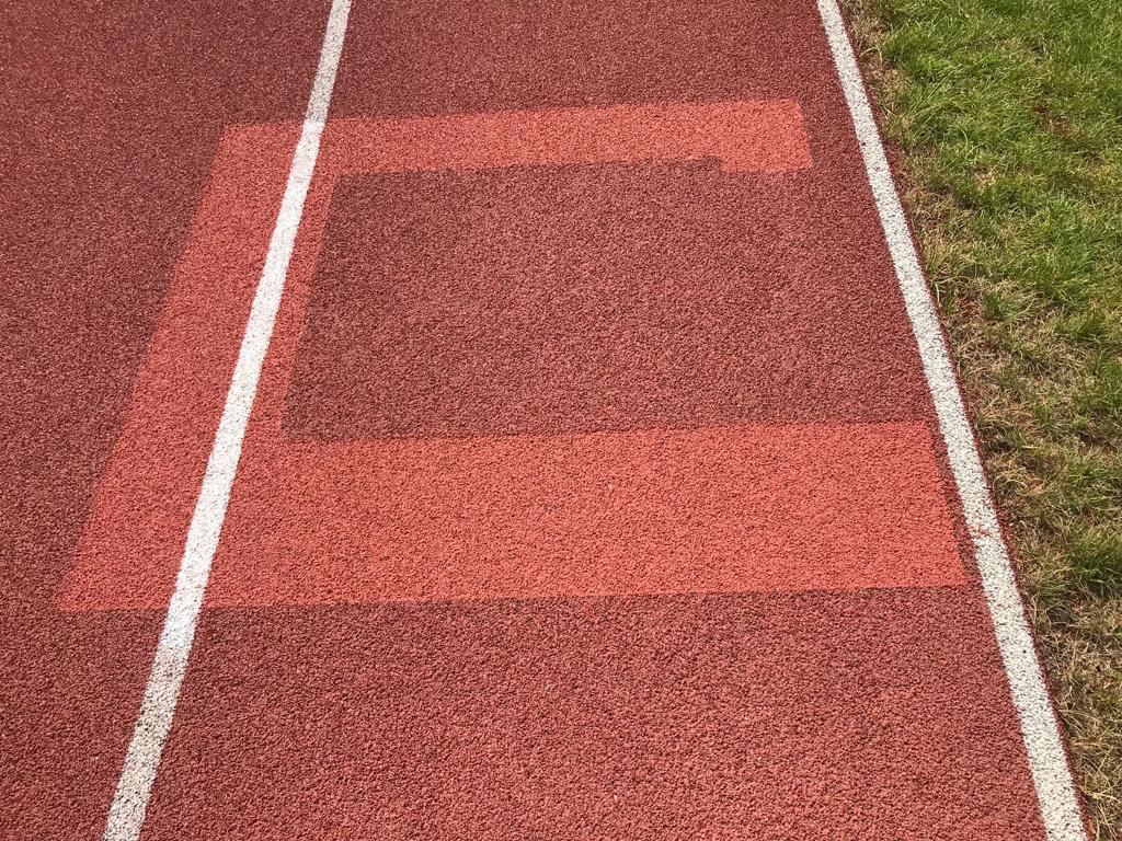 Stadion lekkoatletyczny wymaga remontu. Czy obiekt od początku był wadliwy?
