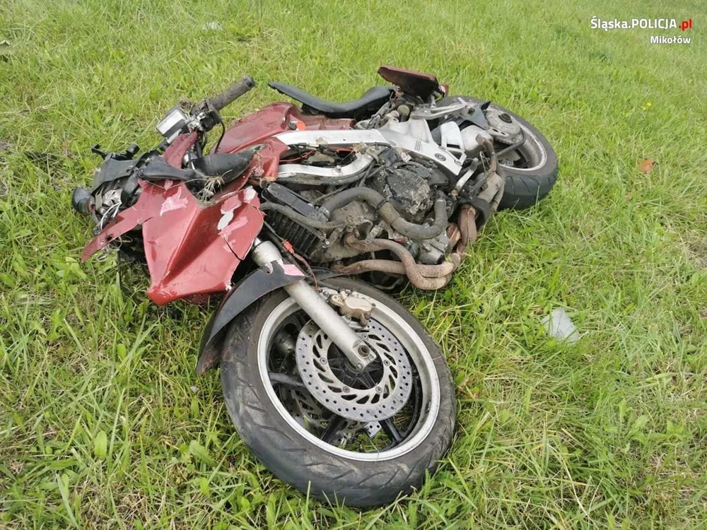 Wypadek na trasie pomiędzy Mikołowem a Wyrami. Zginął motocyklista