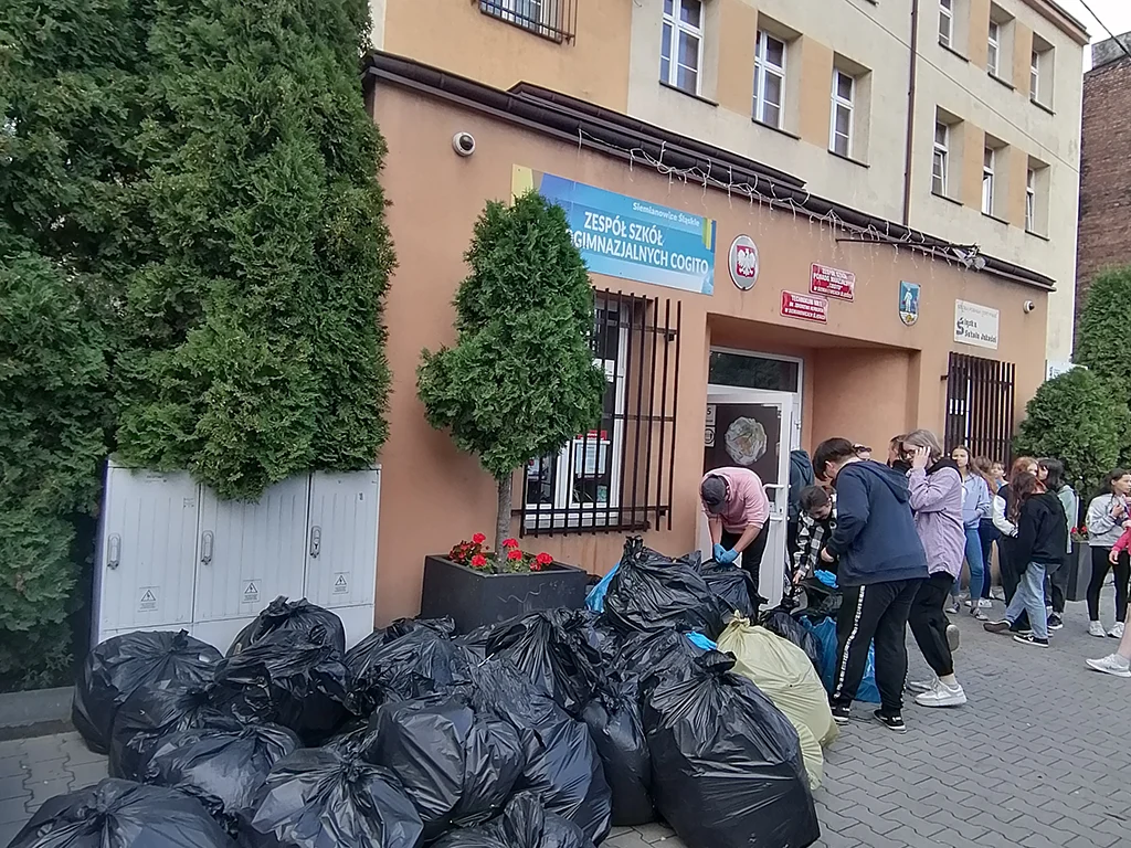 Cogito sprząta świat!