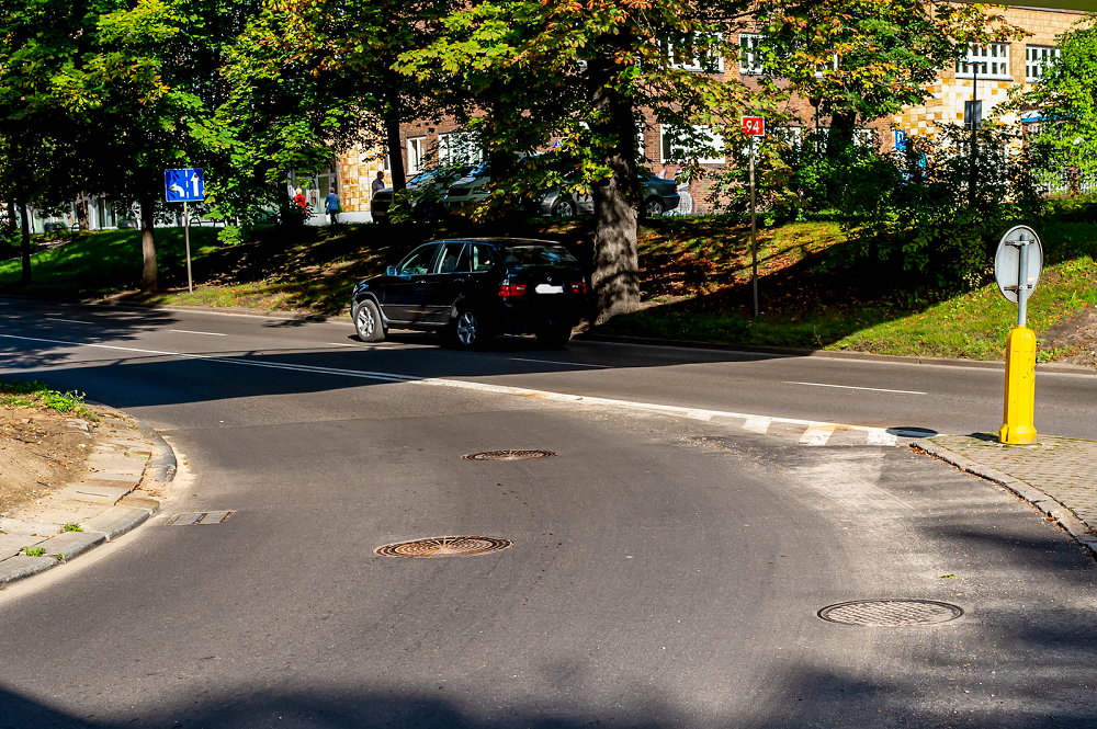 Nowe włazy samopoziomujące na bytomskich drogach