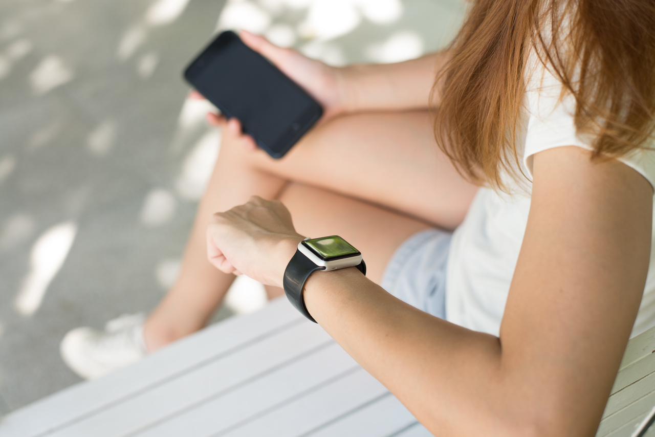 Jak połączyć smartwatch z telefonem? Sprawdź na przykładzie nowych produktów Samsung!