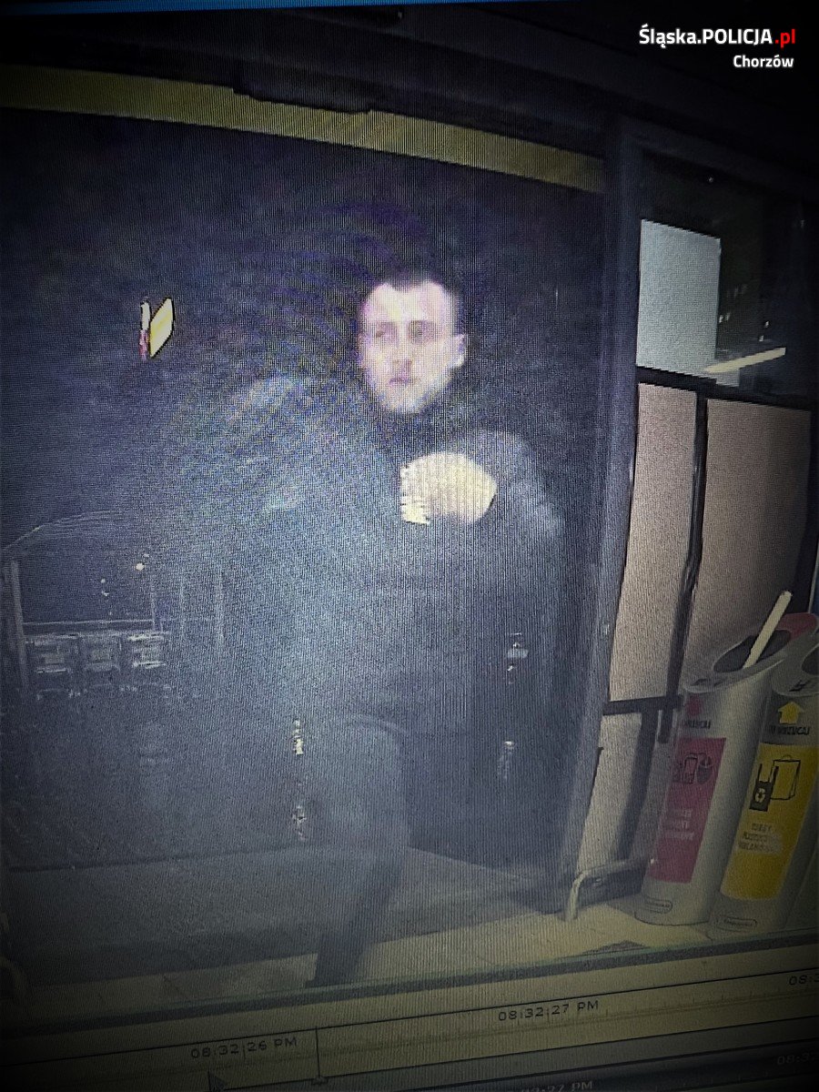 Są podejrzani o dwie kradzieże. Rozpoznajesz tych mężczyzn?