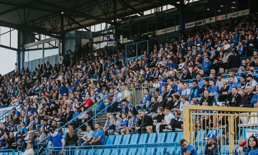 Kontenery sanitarne zamiast toi-toiów na stadionie Ruchu Chorzów? Projekt kibiców w BO
