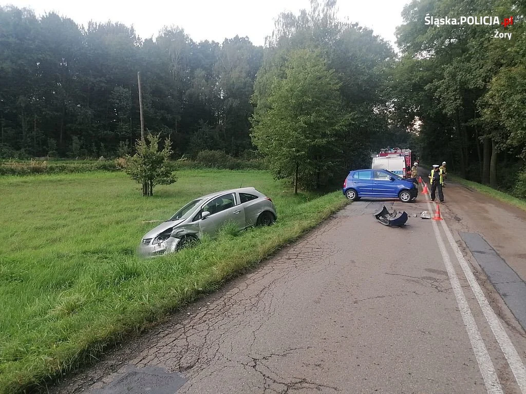 Czołowe zderzenie pojazdów na alei Jana Pawła II