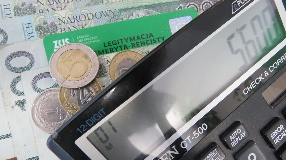 43-letni nietrzeźwy kierowca peugeota poszukiwany był listem gończym [FILM]