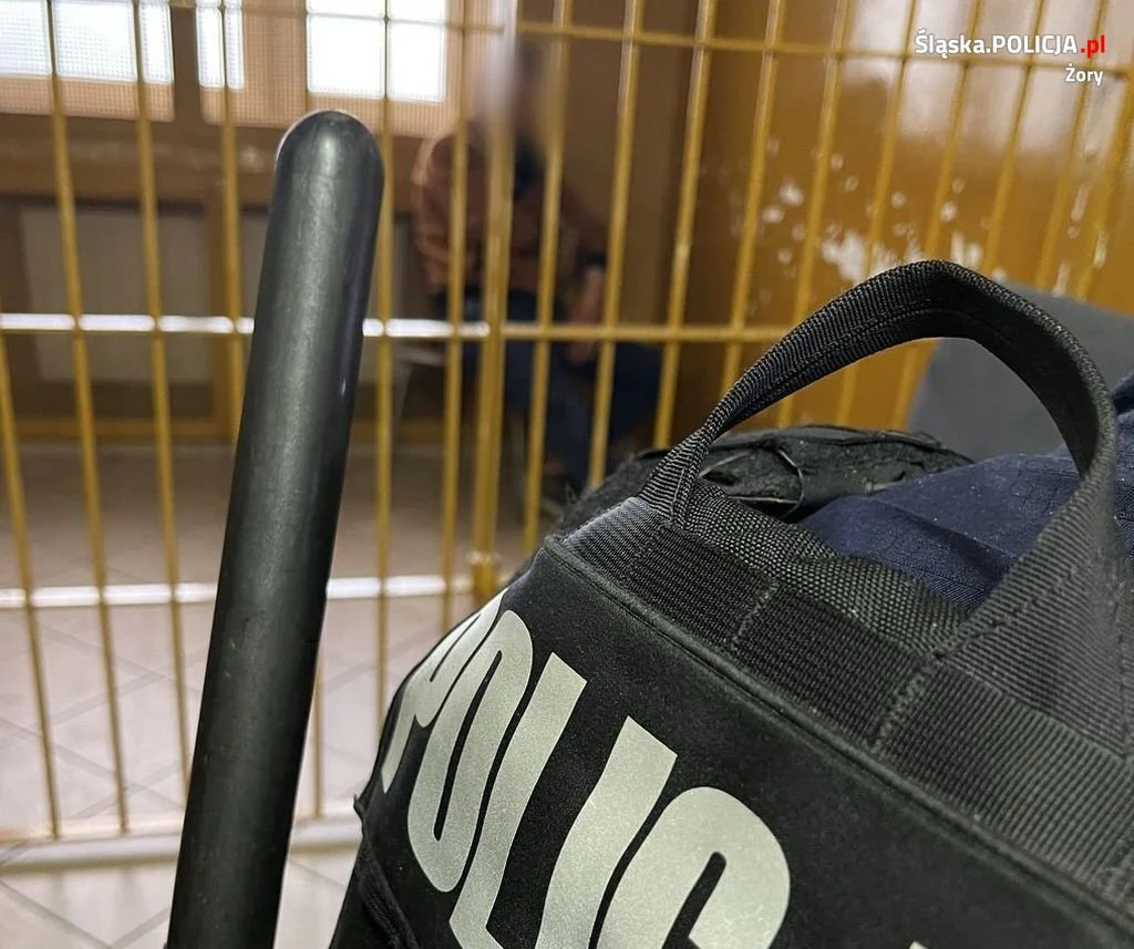 O dwóch poszukiwanych mniej!