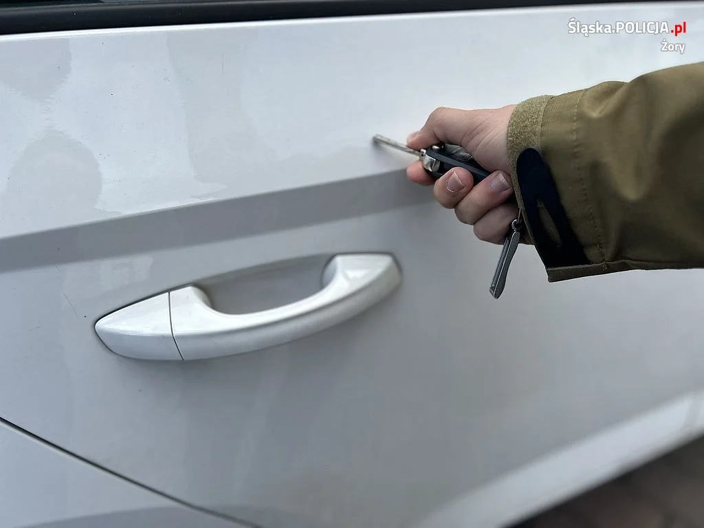 Nietypowe pożegnanie z miłością. Kobieta odpowie za zniszczenie mienia