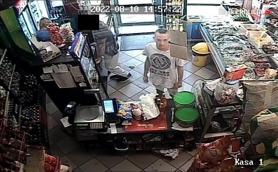 Mężczyzna posługiwał się przywłaszczoną kartą bankomatową. Rozpoznajesz go?