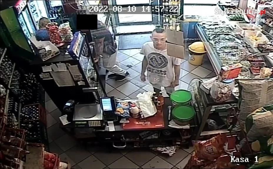 Mężczyzna posługiwał się przywłaszczoną kartą bankomatową. Rozpoznajesz go?