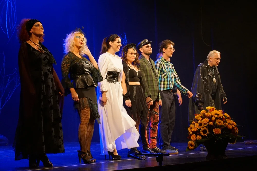 Inauguracja Rudzkiej Jesieni Kulturalnej. Widzowie zobaczyli "Heksy z Hołdy"