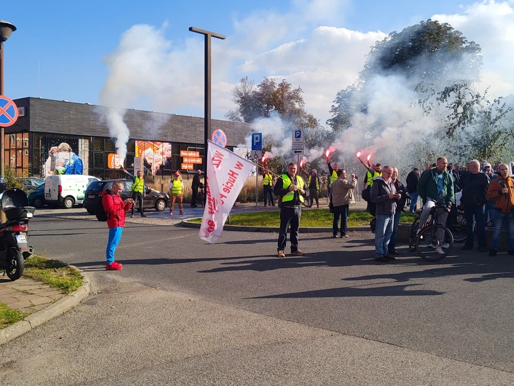 Pikieta pod Hutą Pokój 9