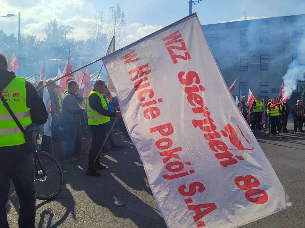 Pikieta pod Hutą Pokój 12