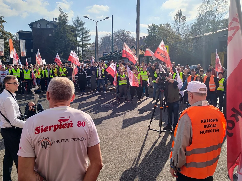 Pikieta pod Hutą Pokój 13