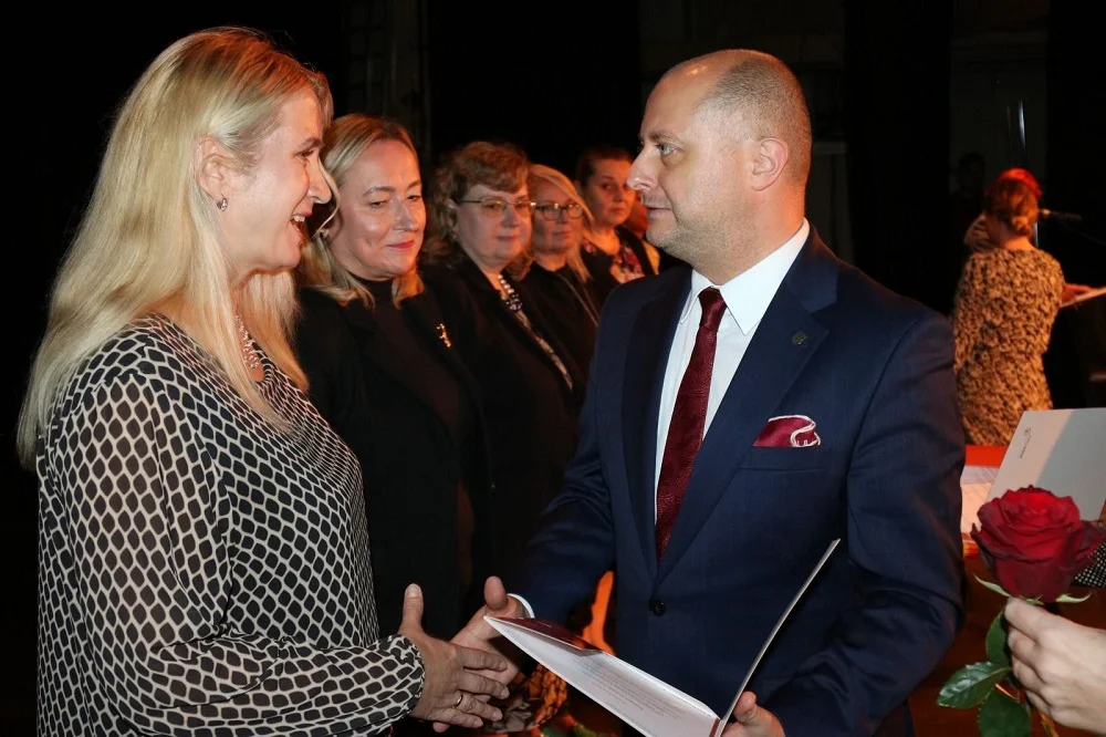 6 dyrektorów oraz 45 nauczycieli wyróżnionych nagrodą Prezydenta Miasta Ruda Śląska