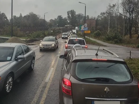 Utrudnienia na rudzkich drogach! Korek na autostradzie A4 i kolizja na ul. 1 Maja