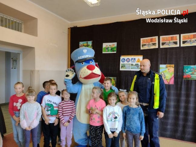 O bezpieczeństwie najmłodszych z wodzisławską drogówką