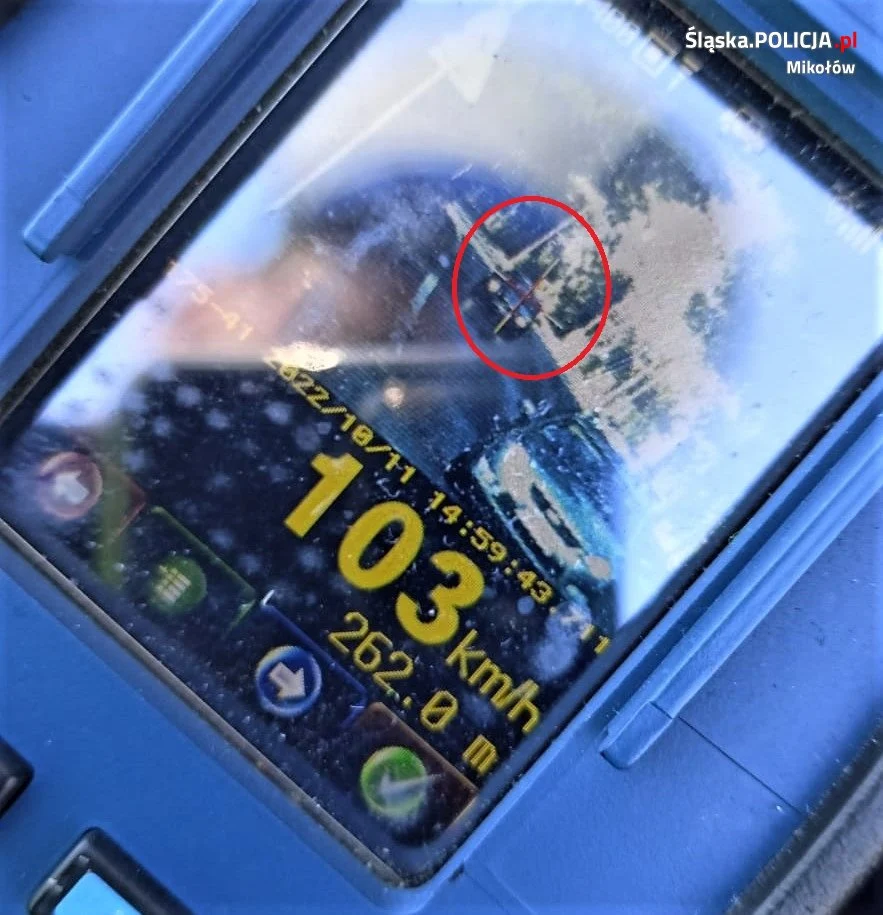 W pobliżu szkoły z prędkością 103 km/h. Zatrzymane prawo jazdy w Łaziskach Górnych