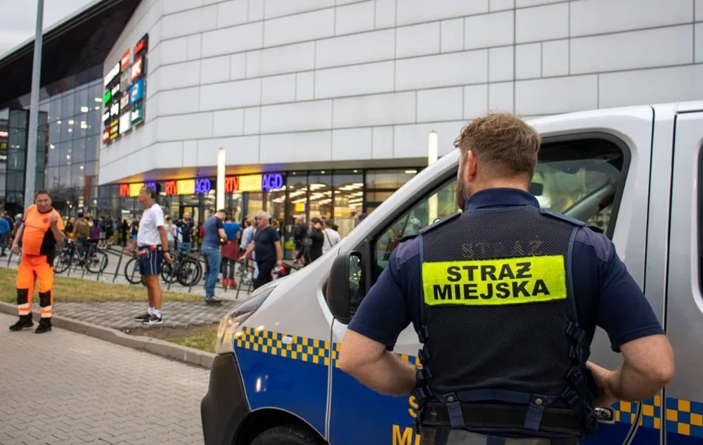 "Straż miejska zwraca się o nieparkowanie w tym miejscu" – akcja tyskiej Straży Miejskiej