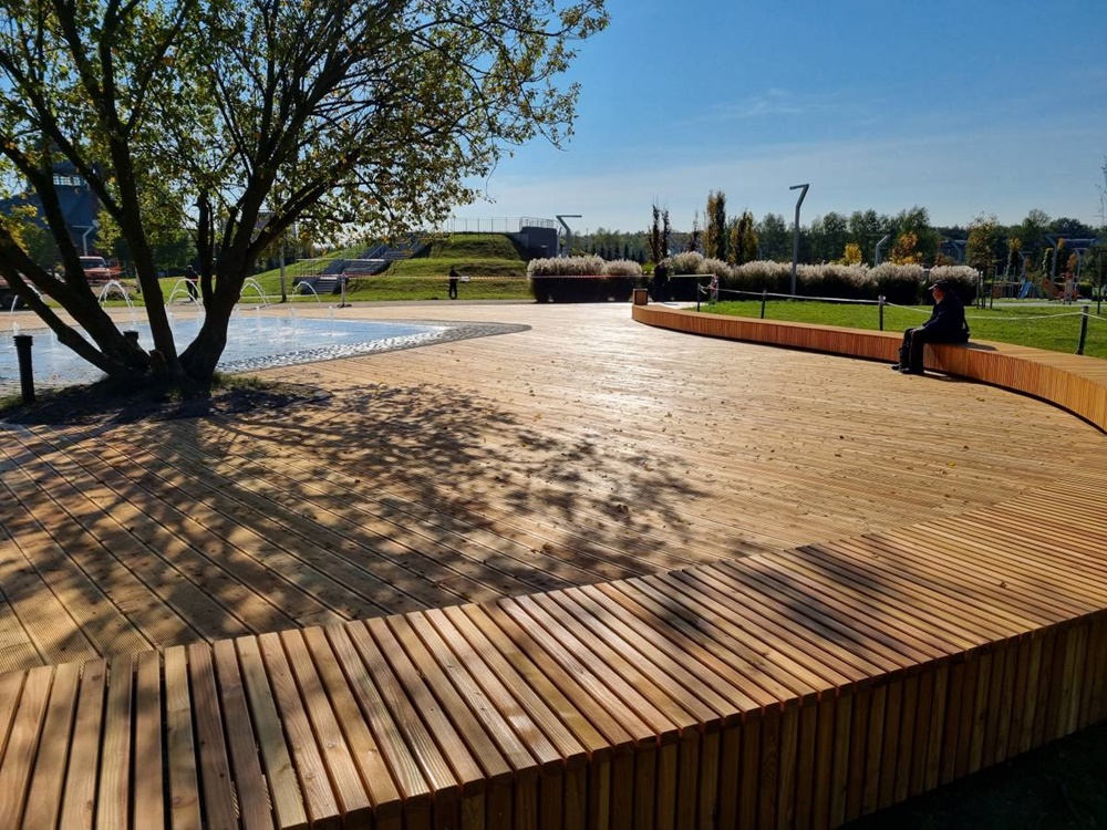 Nowa ławka w Parku Rodzinnym bł. Karoliny