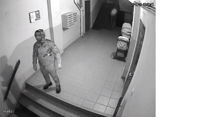 Policjanci poszukują mężczyzny podejrzanego o kradzież wózka dziecięcego
