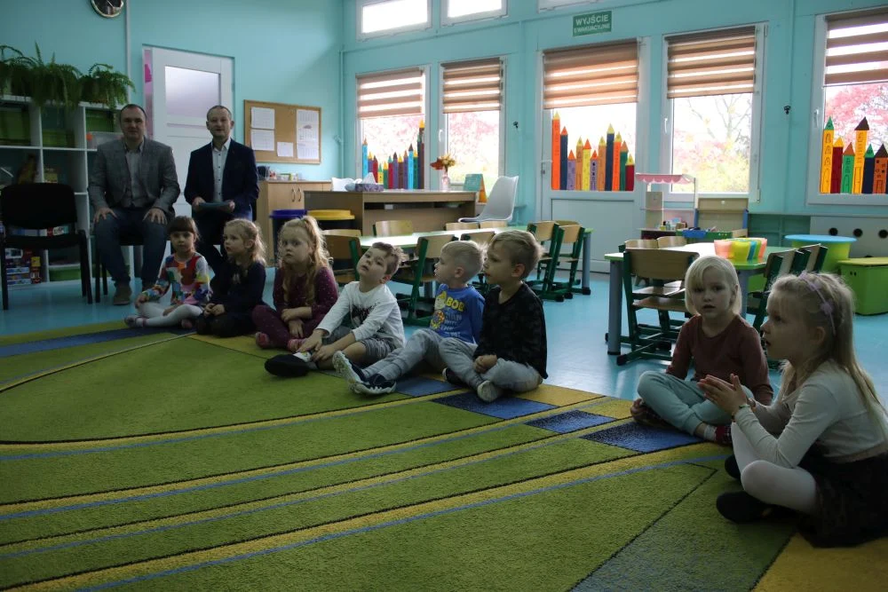 Edukacja ekologiczna w Piekarach Śląskich. Przedszkolaki uczą się segregować odpady